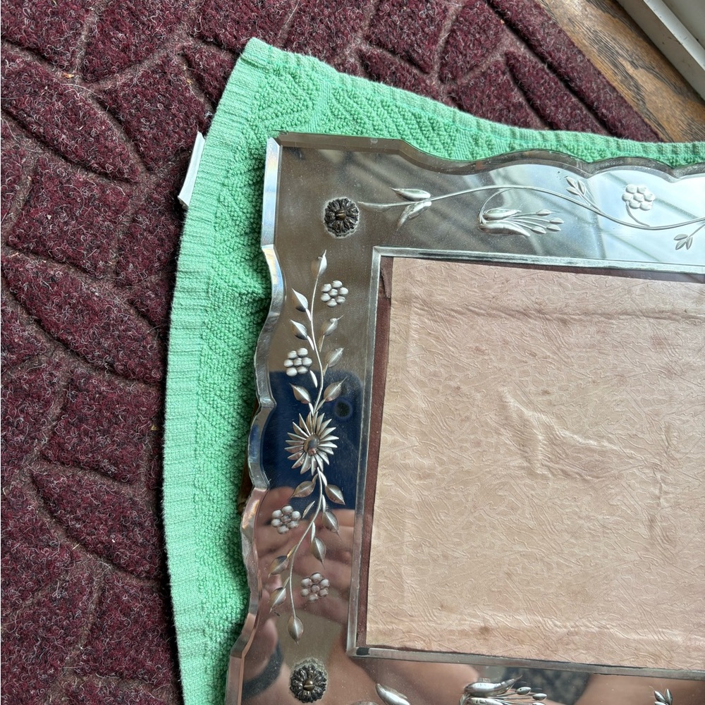 Antique or vintage from the late 1920s Etched Elegant Mirror Picture Frame - Picture 6 of 16